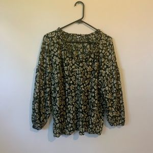 🌿 Old Navy floral pattern shirt